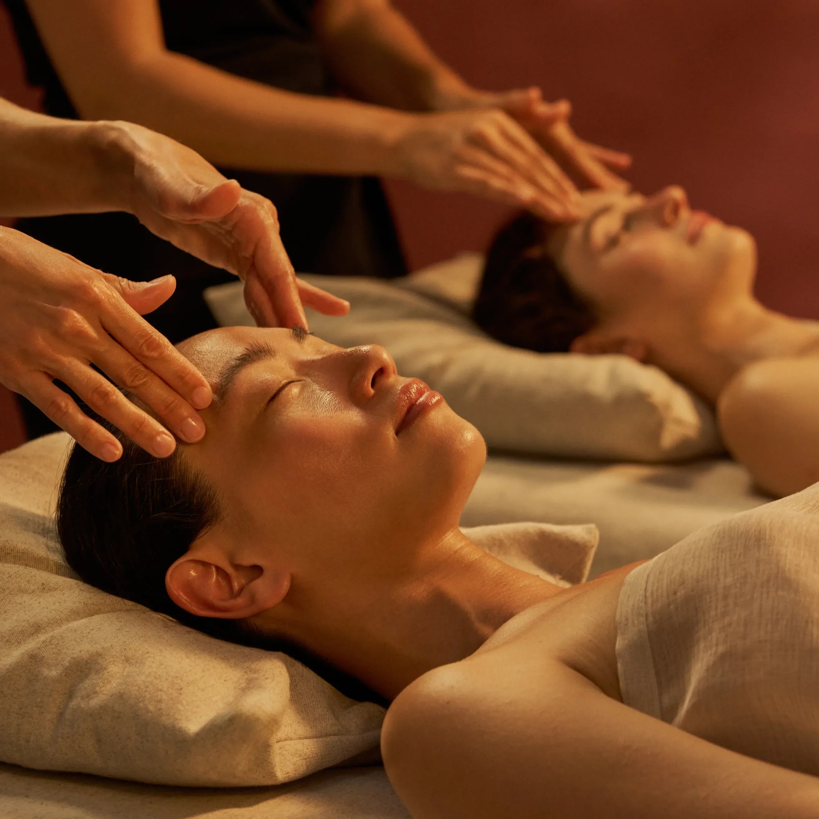 Le Massage en Duo : Un Moment de Bien-être Partagé