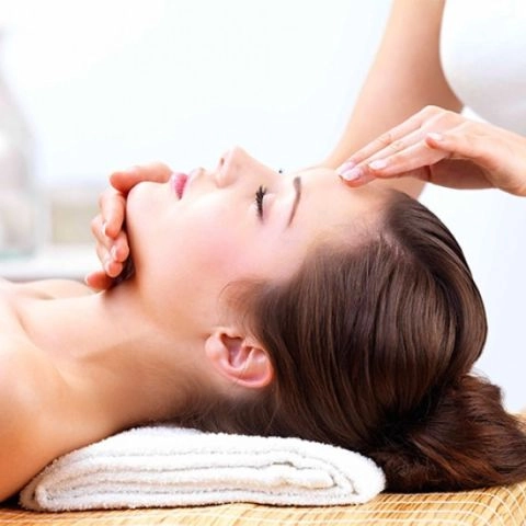 Soin Massage aux 5 fleurs de Bali