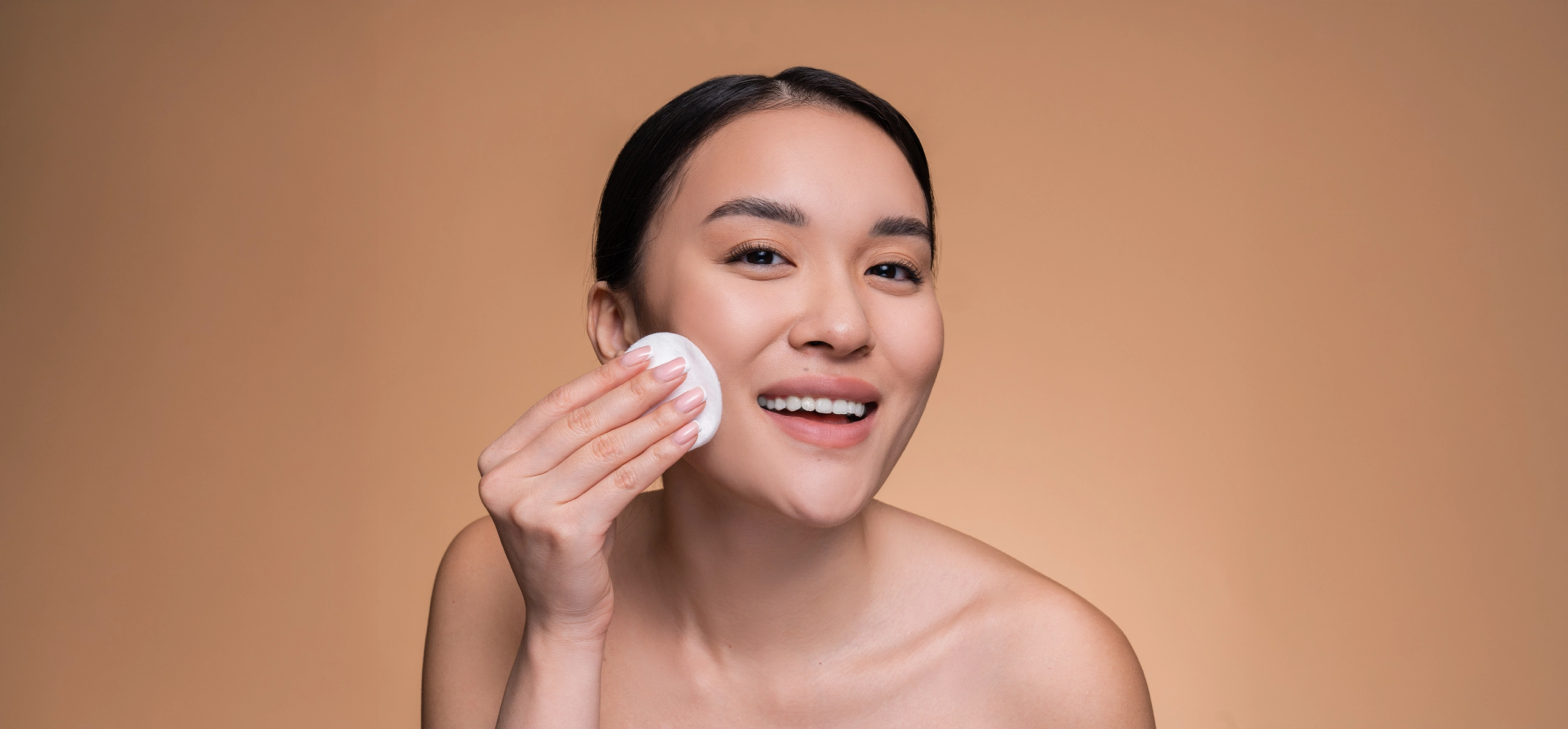 Quelle différence entre une routine soin du visage matin et soir ?