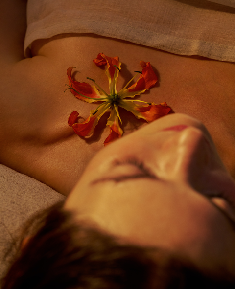 Soin Massage aux 5 fleurs de Bali